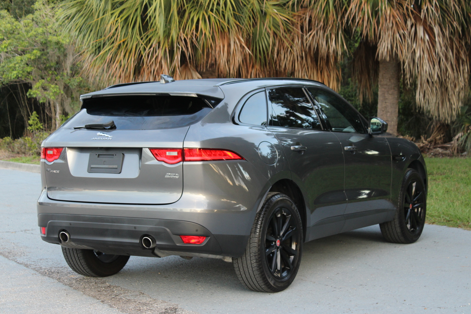 Pre-Owned 2018 Jaguar F-PACE 35t Prestige Sport Utility in Sarasota #