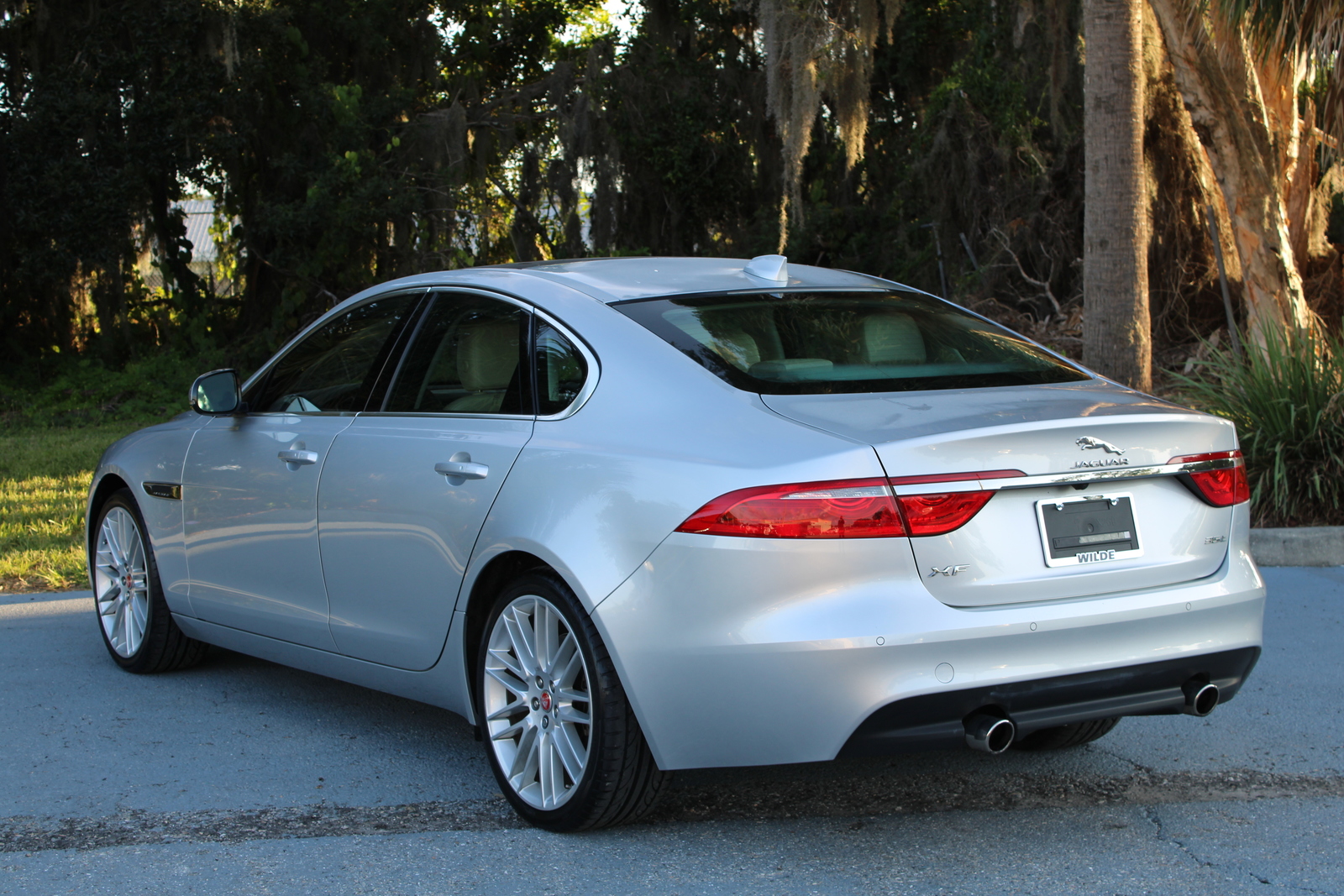 Certified Pre-Owned 2017 Jaguar XF 35t Prestige 4dr Car in Sarasota #