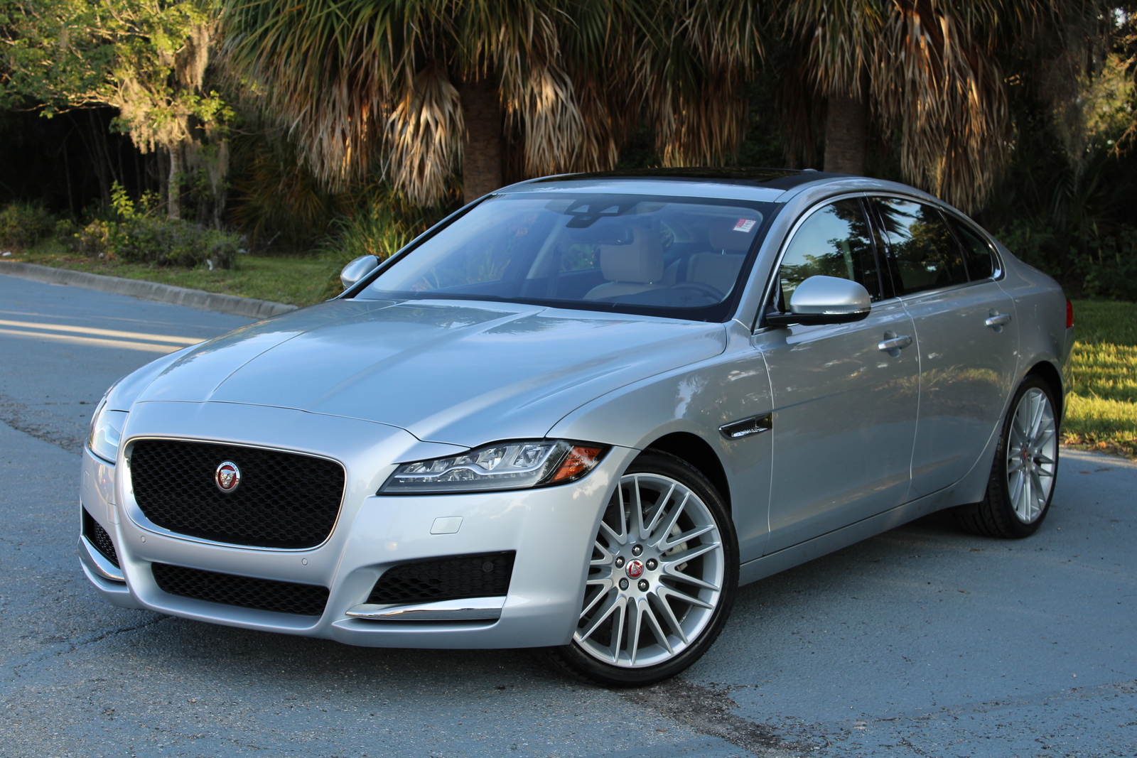 Certified Pre-Owned 2017 Jaguar XF 35t Prestige 4dr Car in Sarasota #